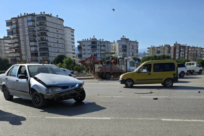 Kumluca'da Trafik Kazası: 2 Kişi Hafif Yaralandı