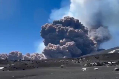 Etna Yanardağı'nda Şiddetli Patlama