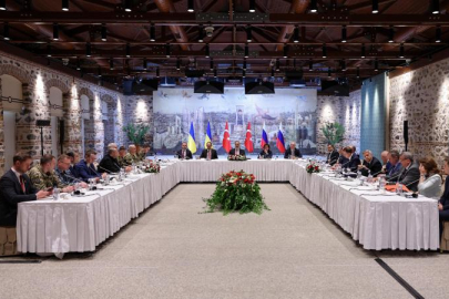 Rusya ve Ukrayna Çırağan'da Görüşüyor