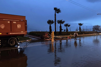 İzmir Körfezi Lodosla Yükseldi